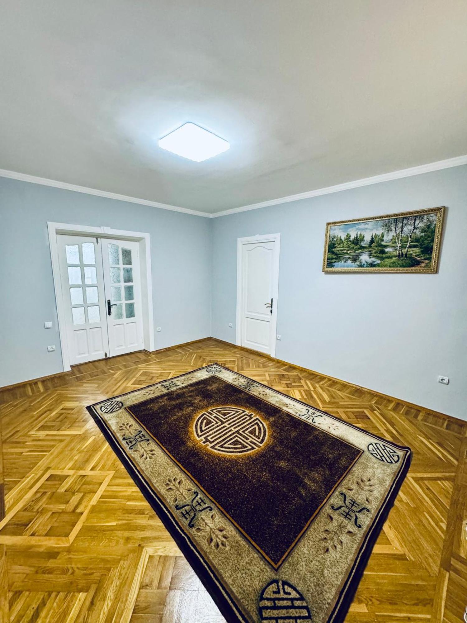טשקנט Classic Family Apart In The Center With 4 Rooms מראה חיצוני תמונה